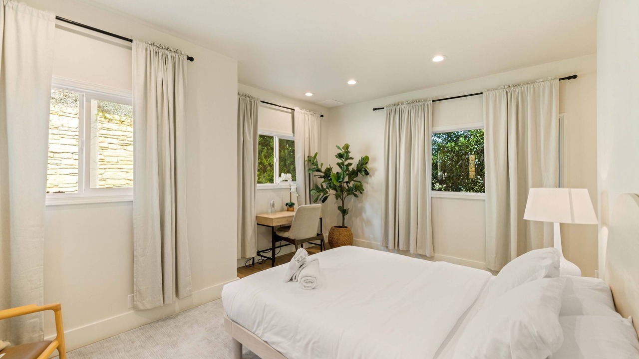 Photo of Bathroom in Hollywood Heights