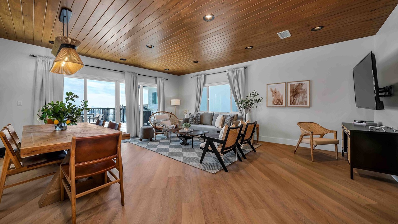 Photo of Outdoor in Hollywood Heights