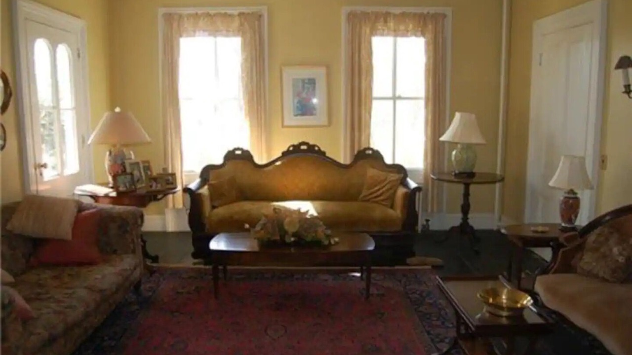 Photo of Livingroom in Brewster