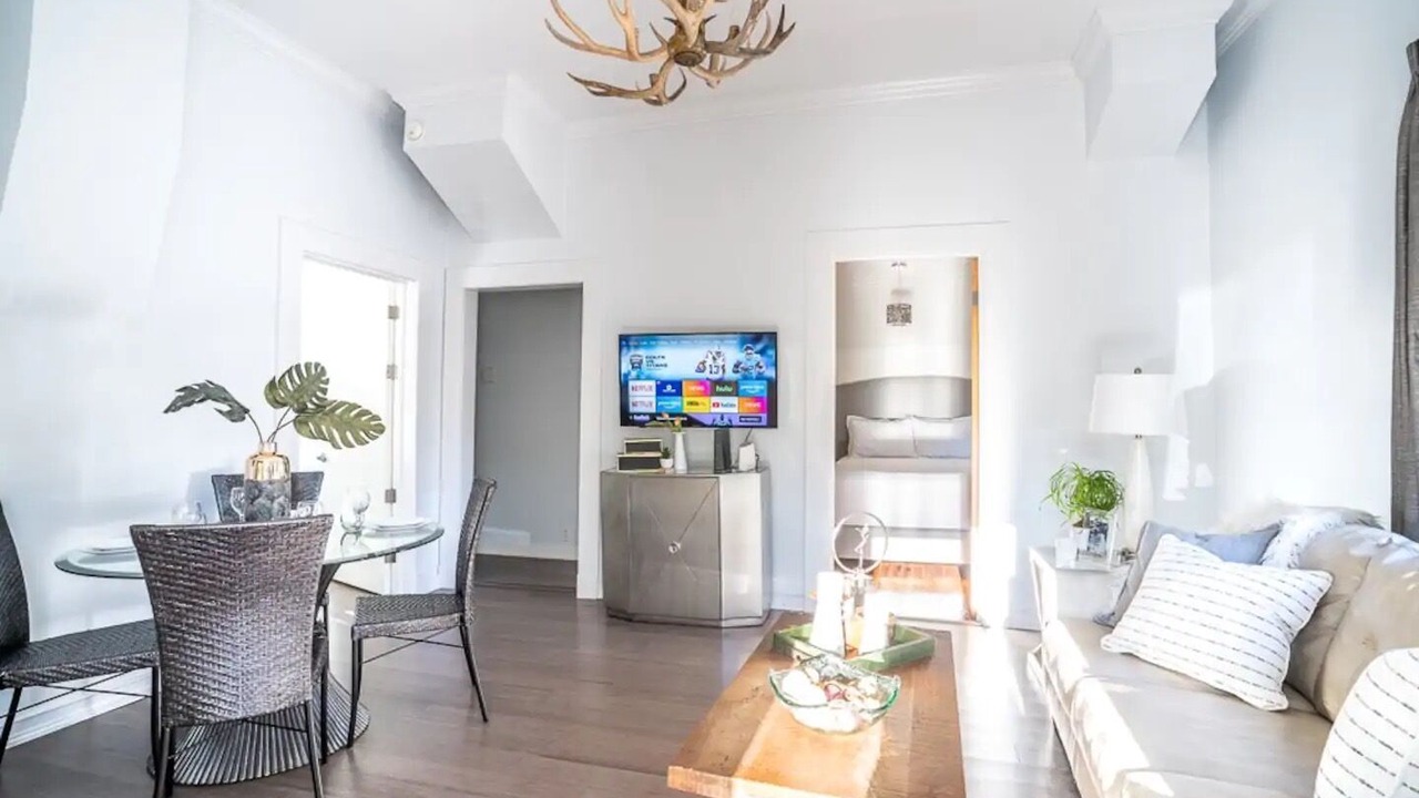 Photo of Livingroom in New Albany