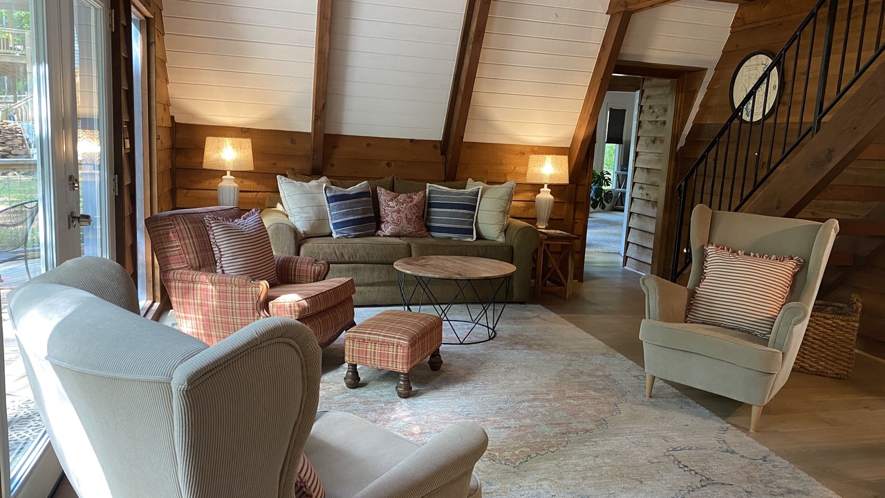 Photo of Livingroom in Five Points