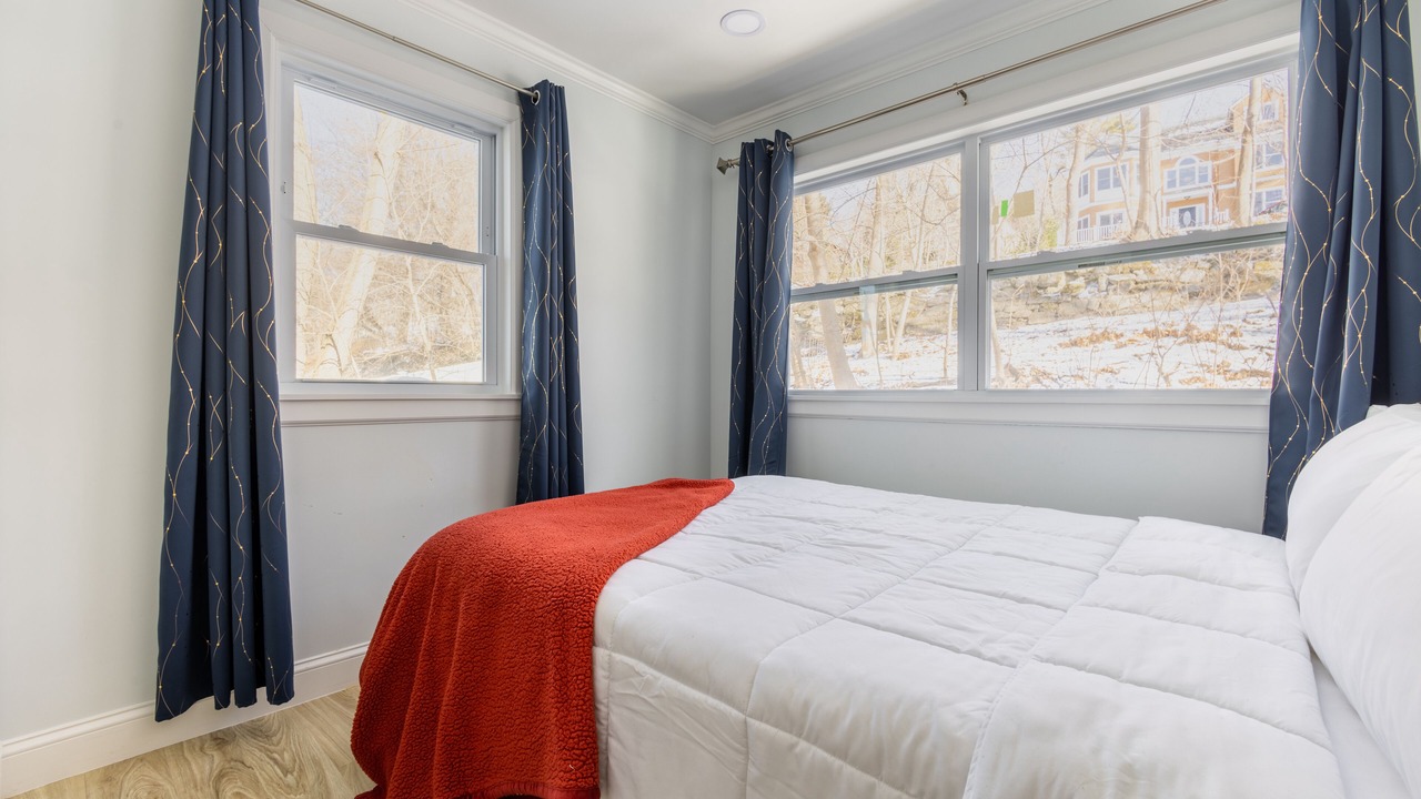 Photo of Bedroom in Hastings-On-Hudson