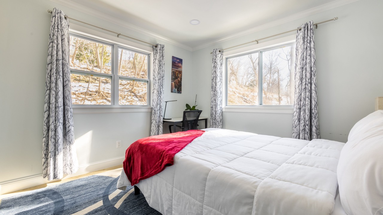 Photo of Bedroom in Hastings-On-Hudson