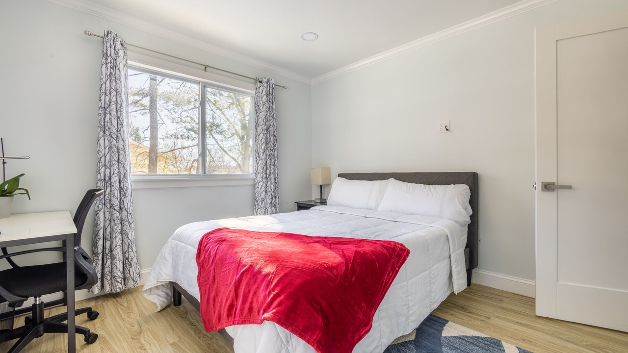 Photo of Bedroom in Hastings-On-Hudson