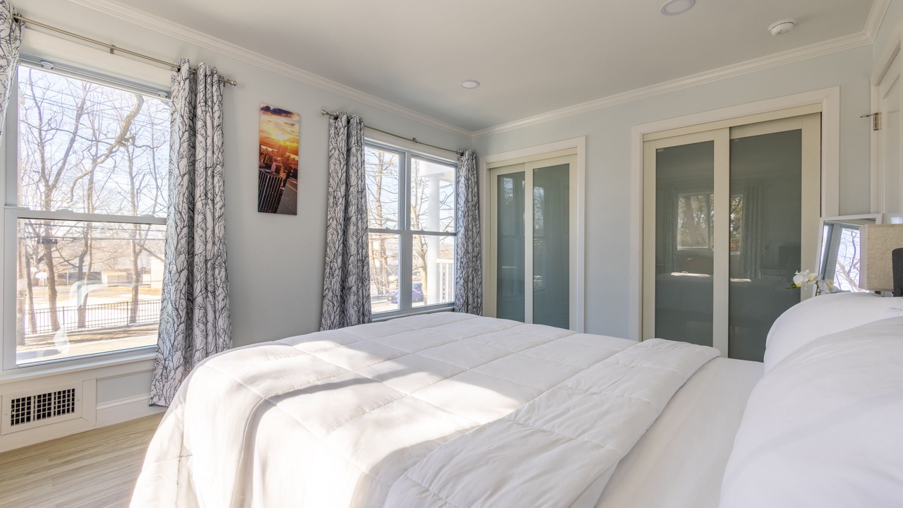 Photo of Bedroom in Hastings-On-Hudson