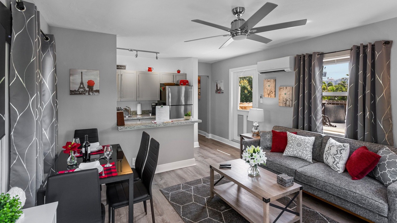 Photo of Livingroom in Coral Ridge