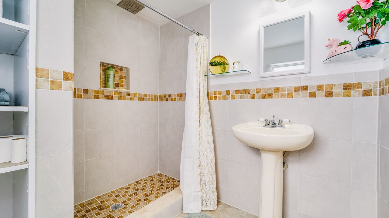 Photo of Bathroom in Coral Ridge