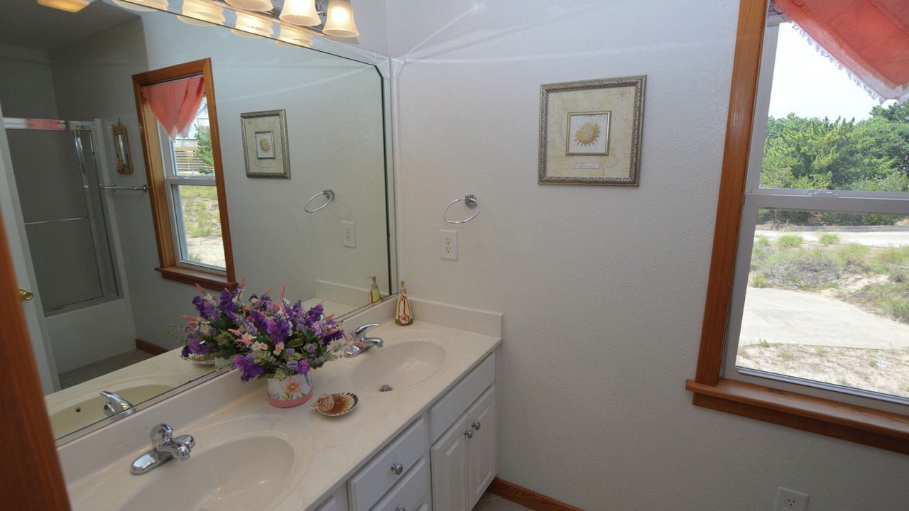 Photo of Bathroom in Nags Head