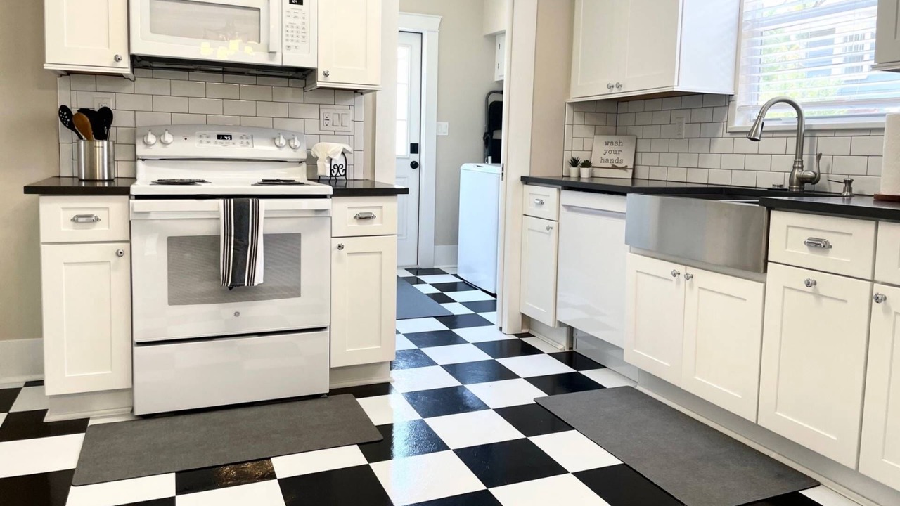 Photo of Kitchen in New Suburb Beautiful