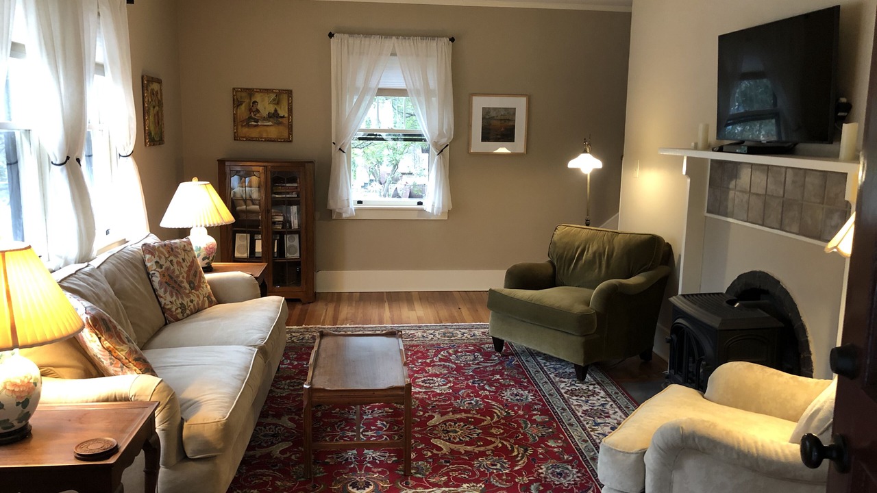 Photo of Livingroom in Historic Montford