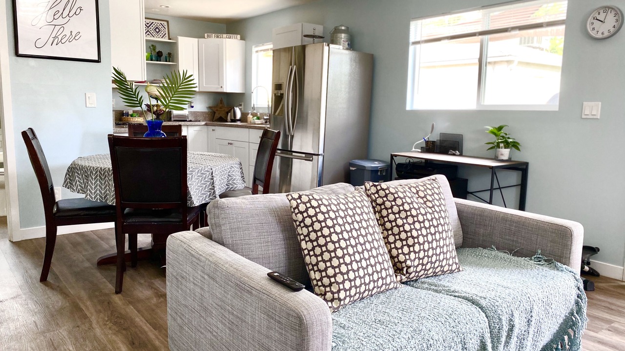 Photo of Livingroom in Encino