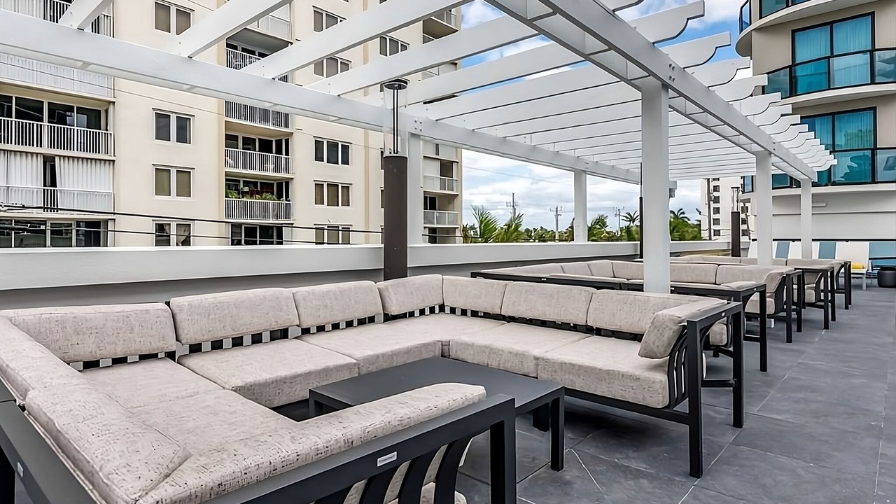 Photo of Patio Balcony in Lauderdale Beach