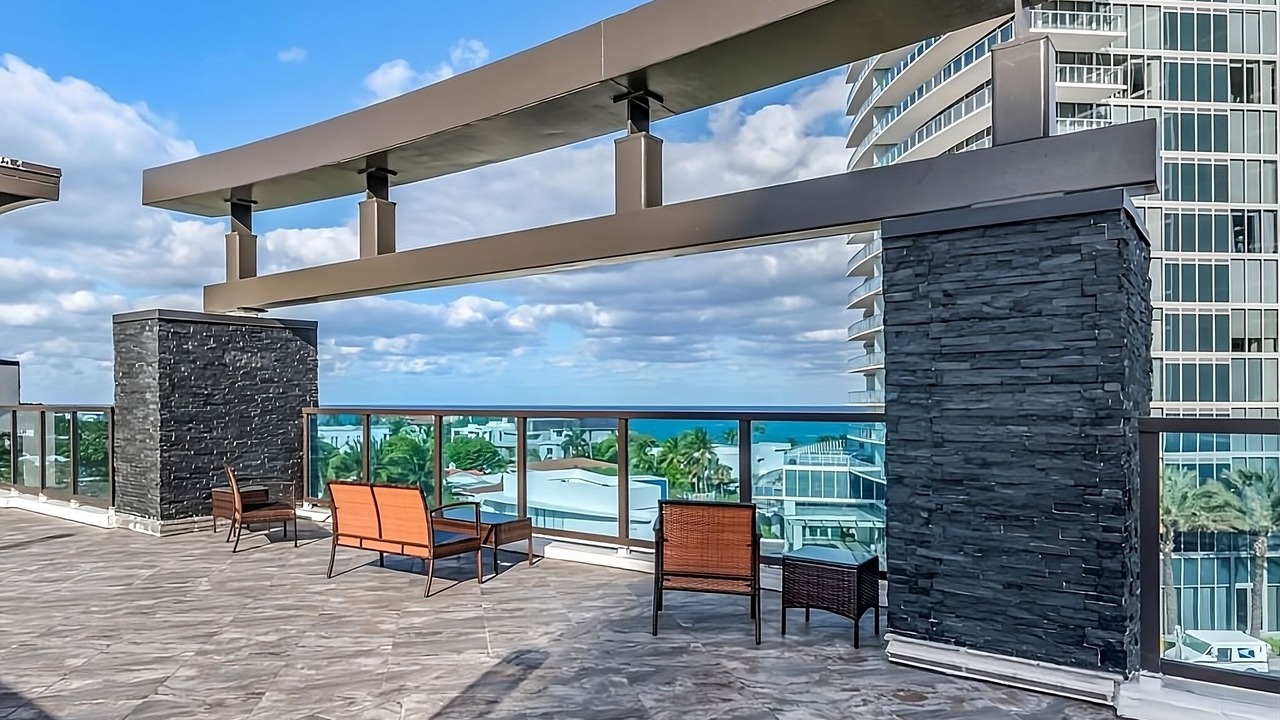 Photo of Patio Balcony in Lauderdale Beach