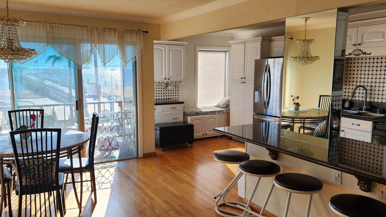 Photo of Bedroom in Belmont Shore