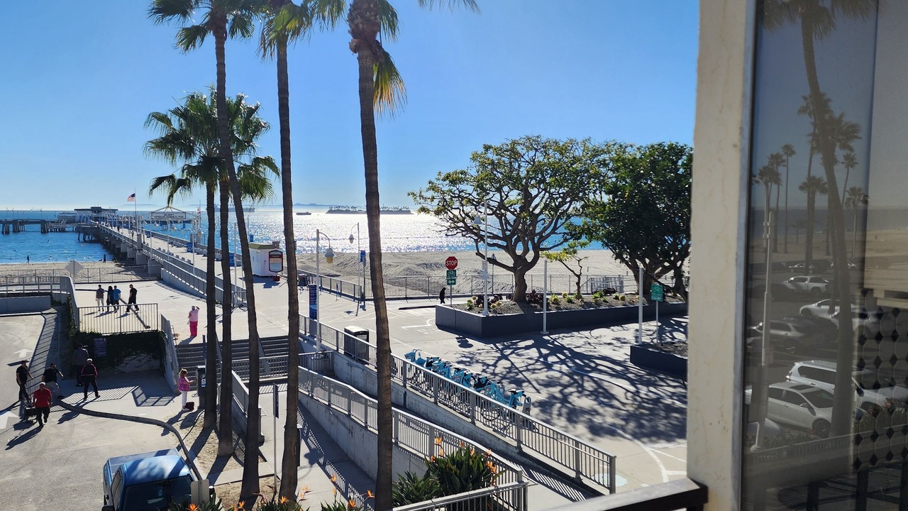 Photo of Others in Belmont Shore