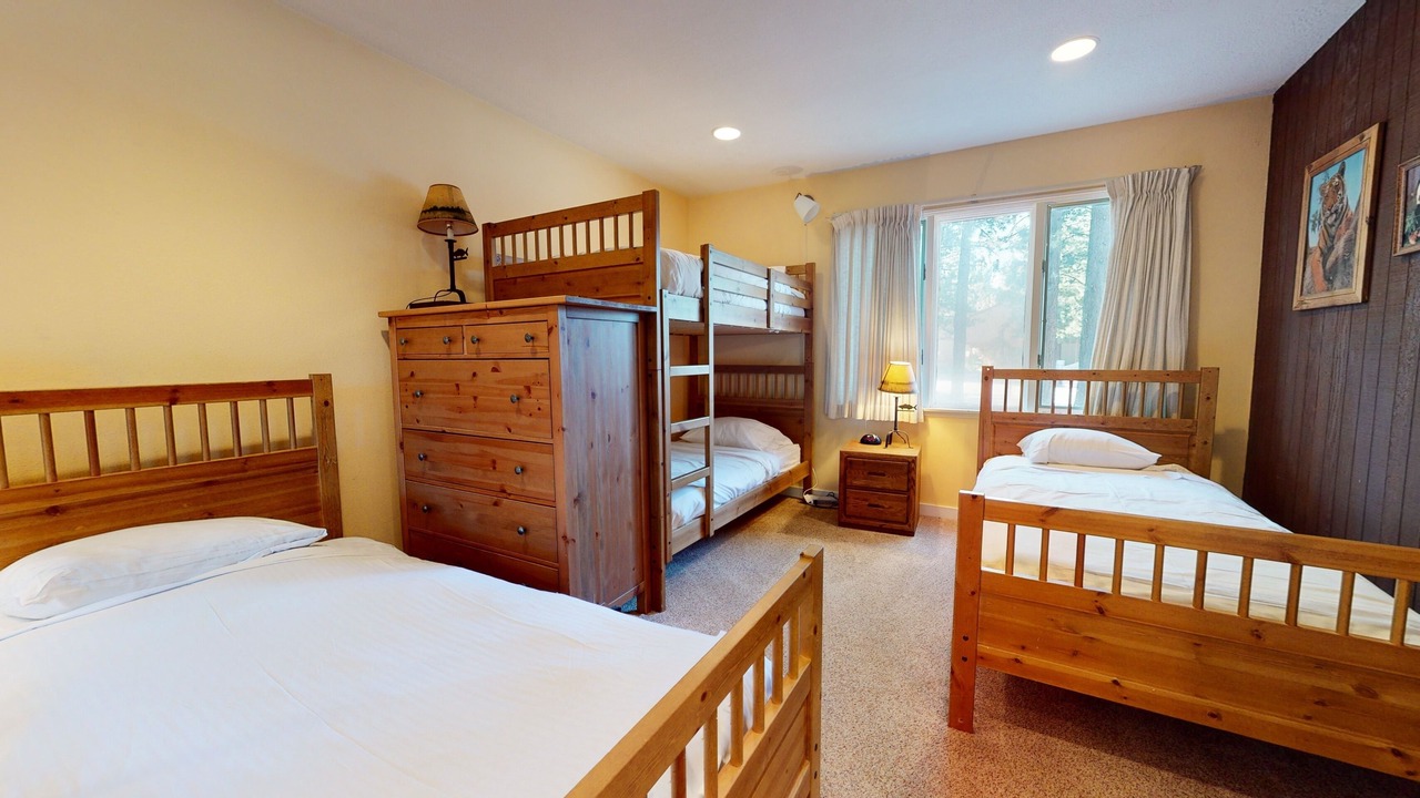 Photo of Bedroom in Mammoth Lakes