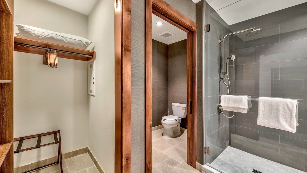 Photo of Bedroom in Lakeside Park