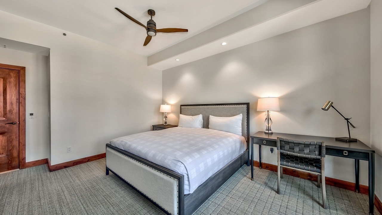 Photo of Bedroom in Lakeside Park