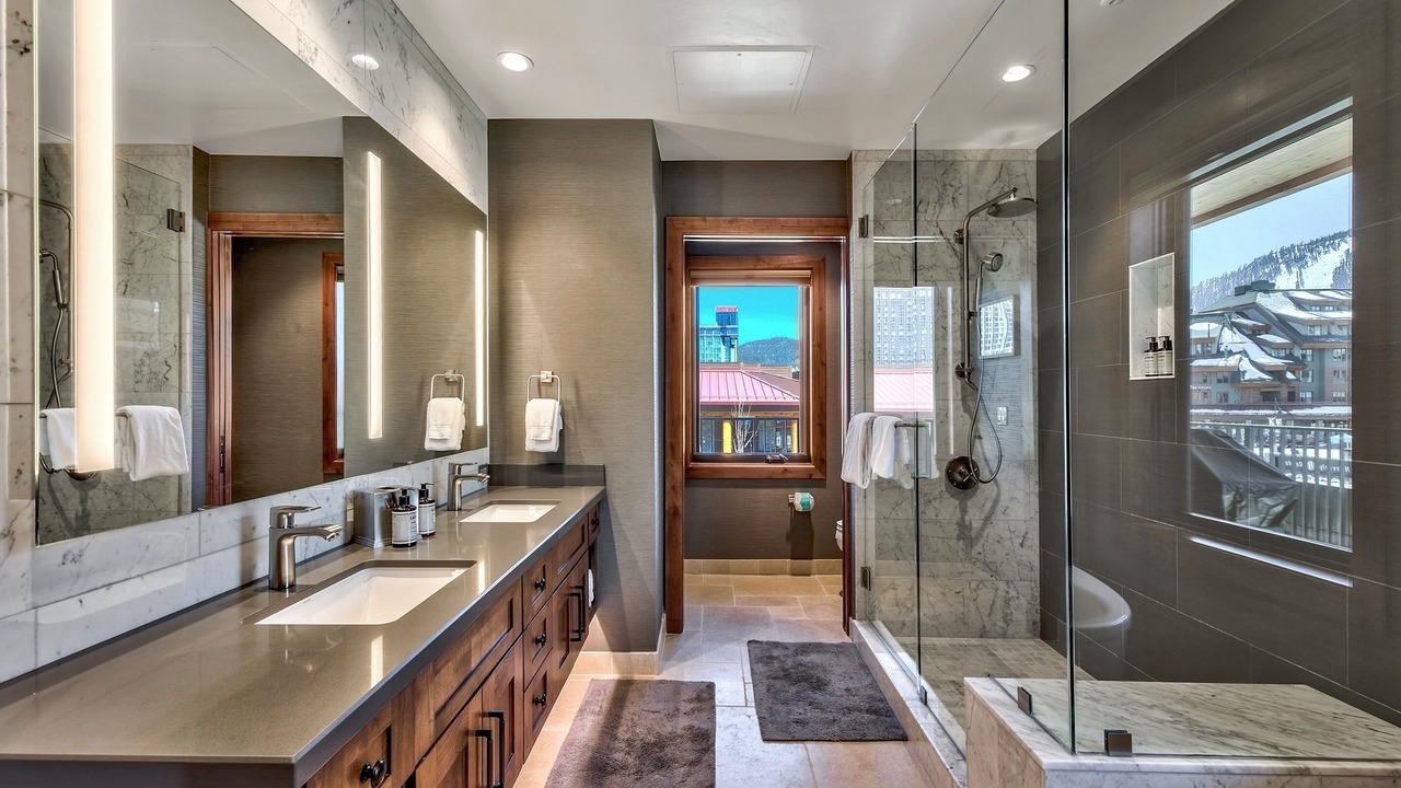 Photo of Bathroom in Lakeside Park