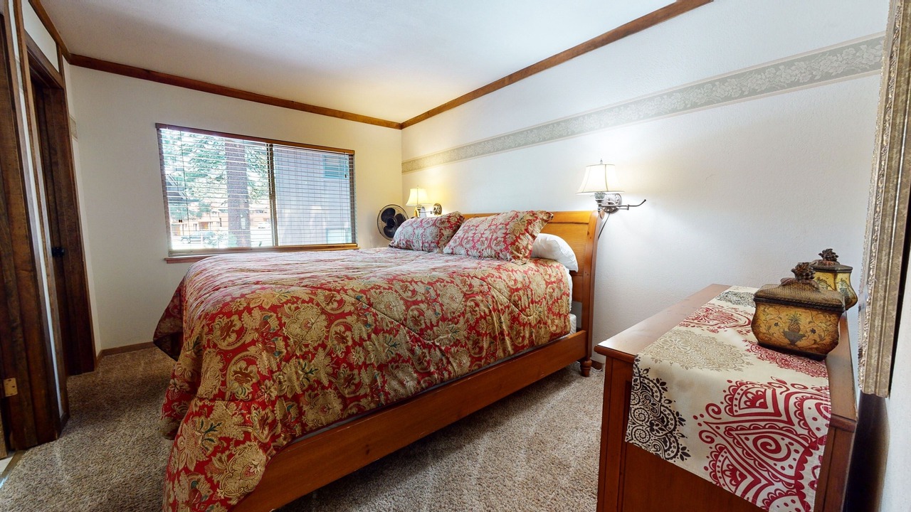 Photo of Bedroom in Mammoth Lakes