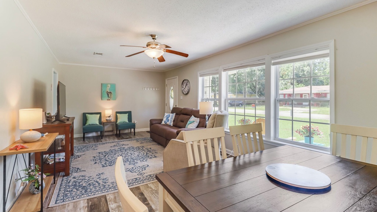 Photo of Livingroom in Long Beach