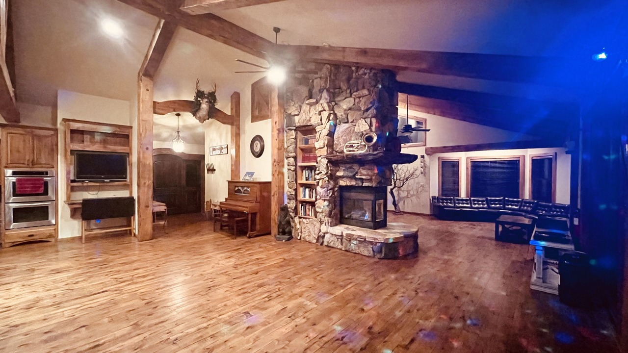 Photo of Livingroom in Big Bear City