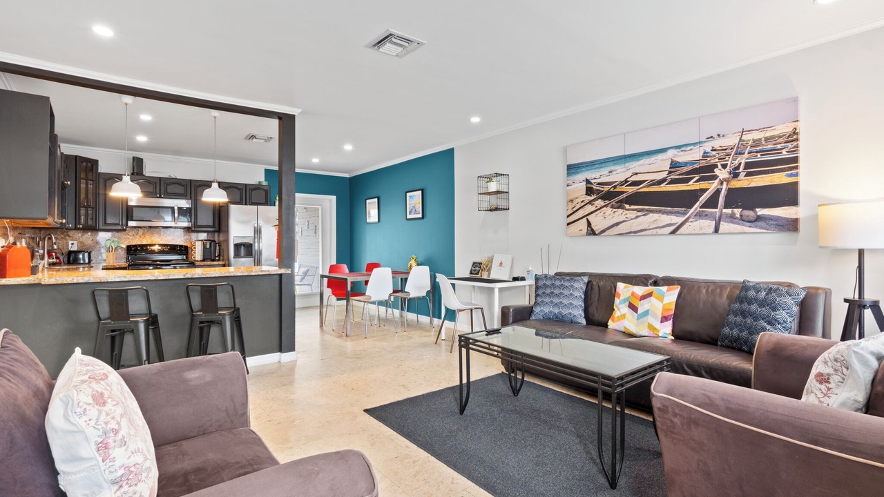 Photo of Livingroom in South Middle River