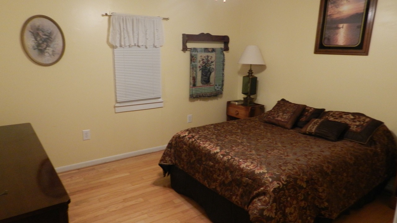 Photo of Bedroom in Wilson Creek