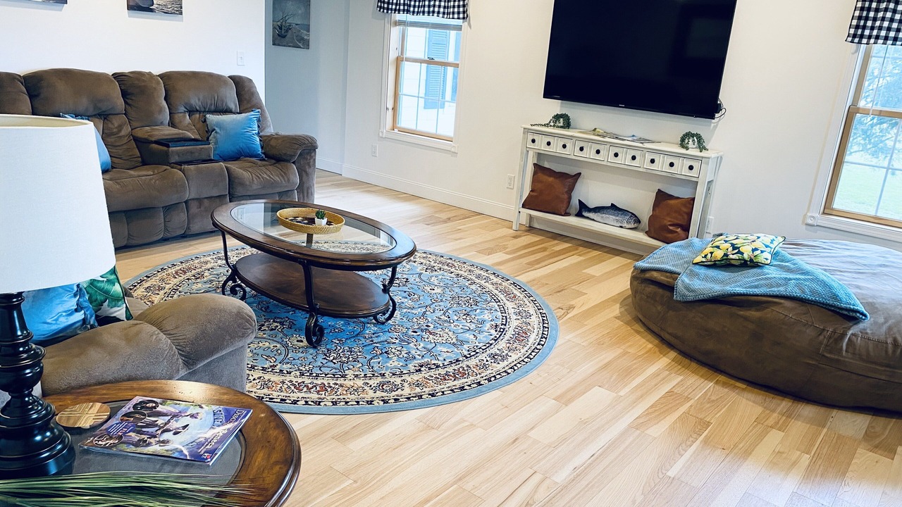Photo of Livingroom in Seneca Falls