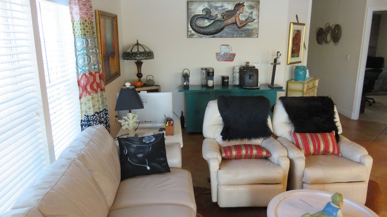 Photo of Livingroom in Pembroke Park