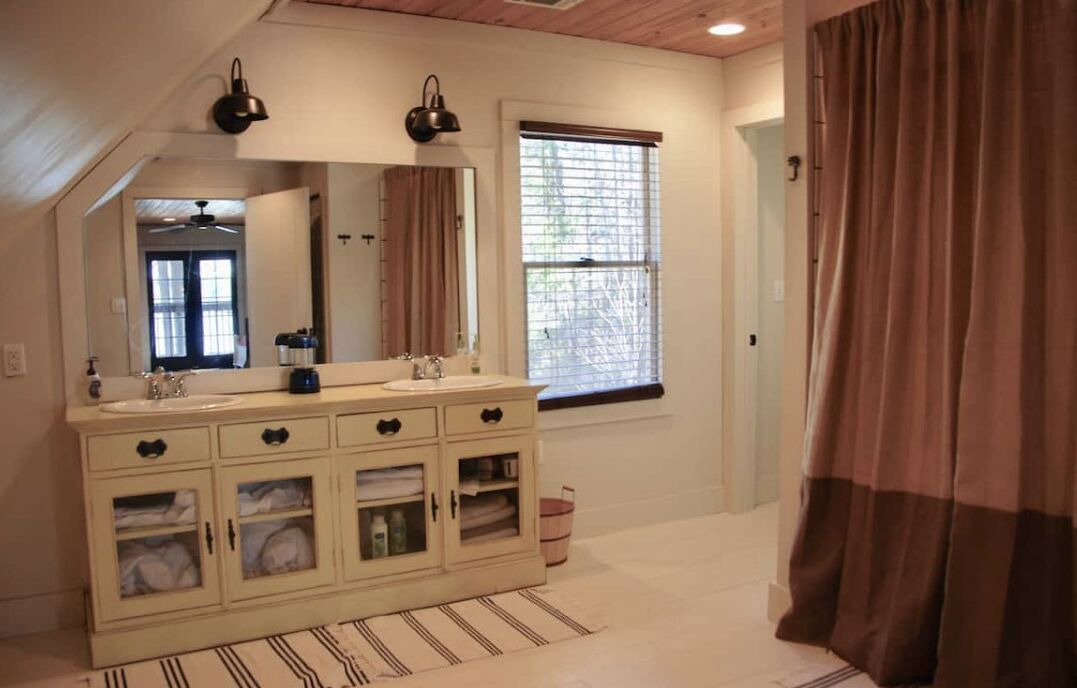 Photo of Bathroom in Little Kowaliga