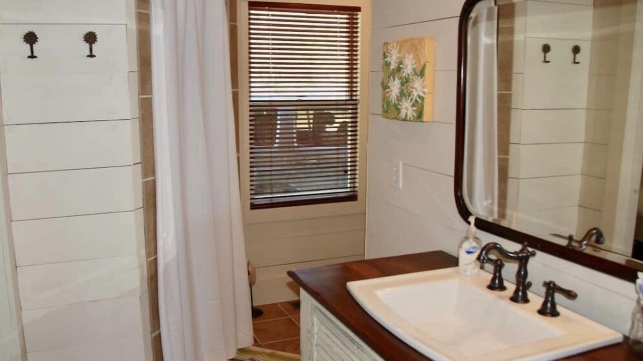 Photo of Bathroom in Little Kowaliga
