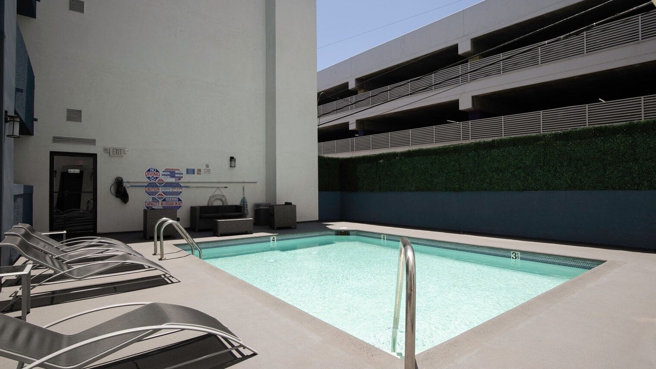 Photo of Outdoor in Sawtelle