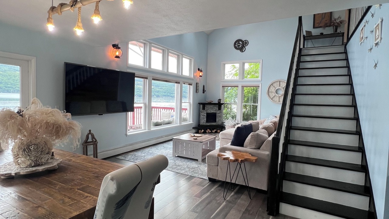 Photo of Livingroom in Hammondsport
