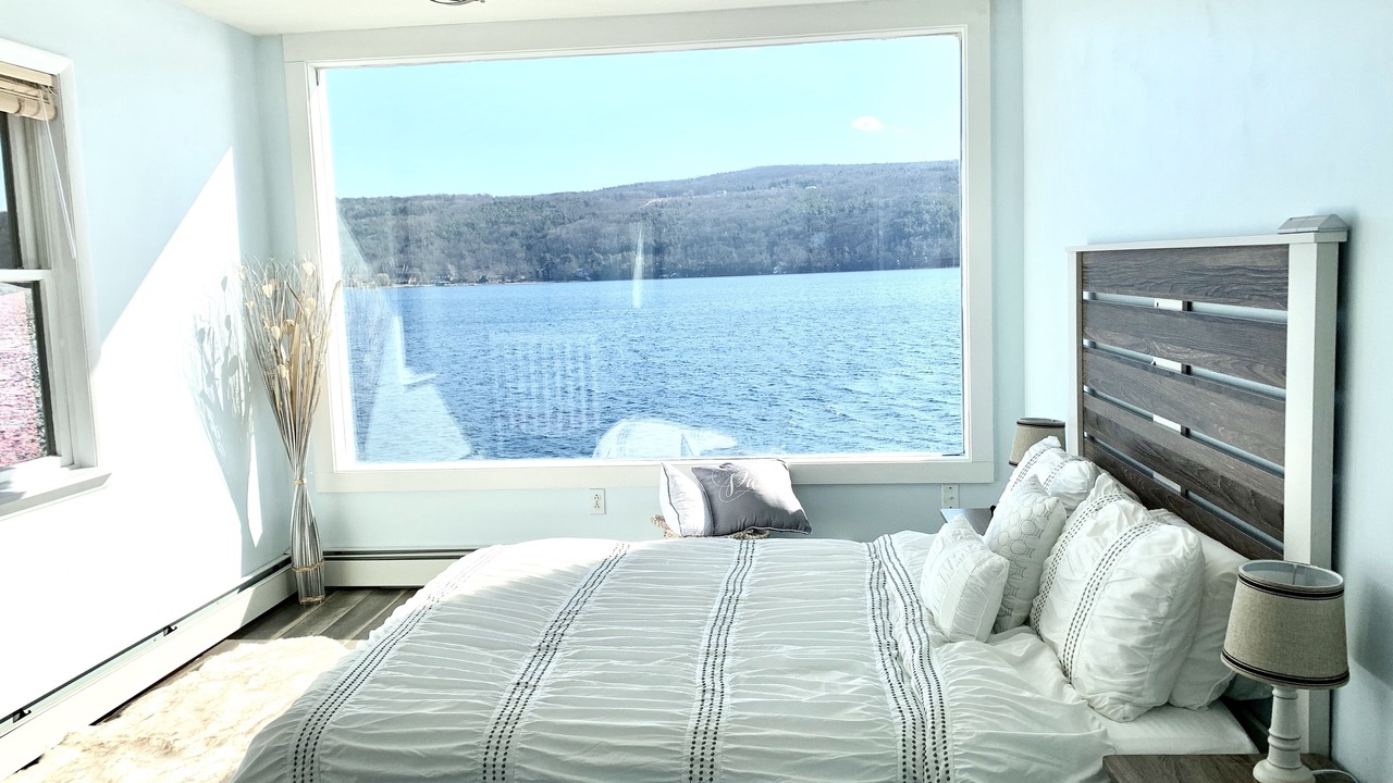 Photo of Bedroom in Hammondsport
