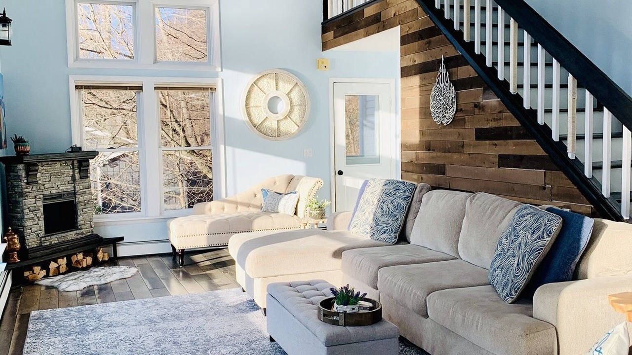 Photo of Livingroom in Hammondsport