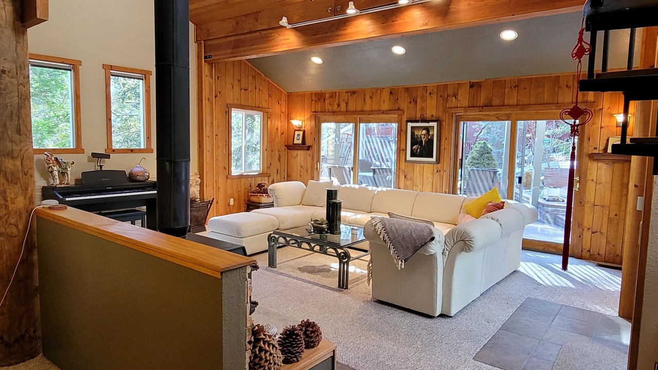 Photo of Livingroom in Pine Cove