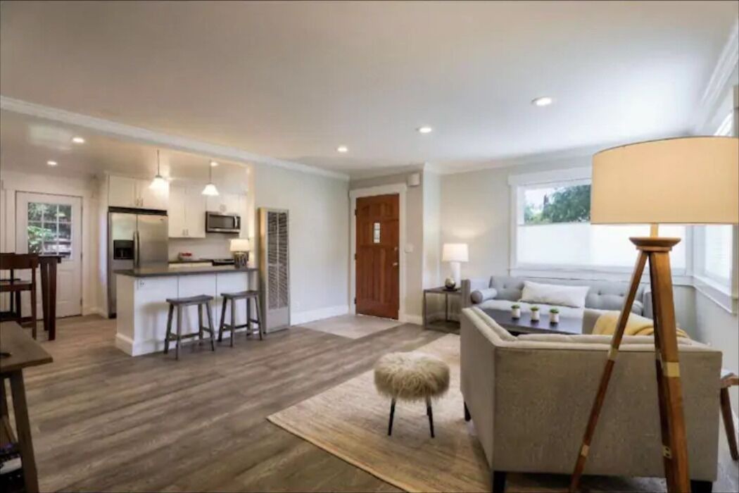 Photo of Livingroom in Shoreline West