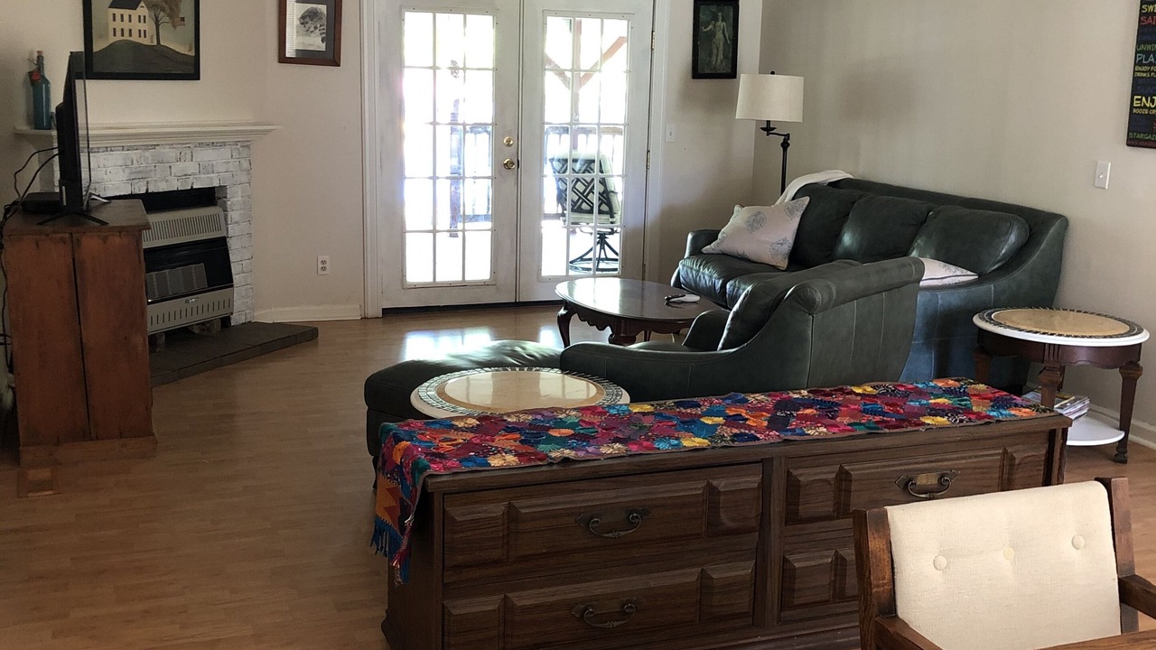 Photo of Livingroom in Cedar Bluff