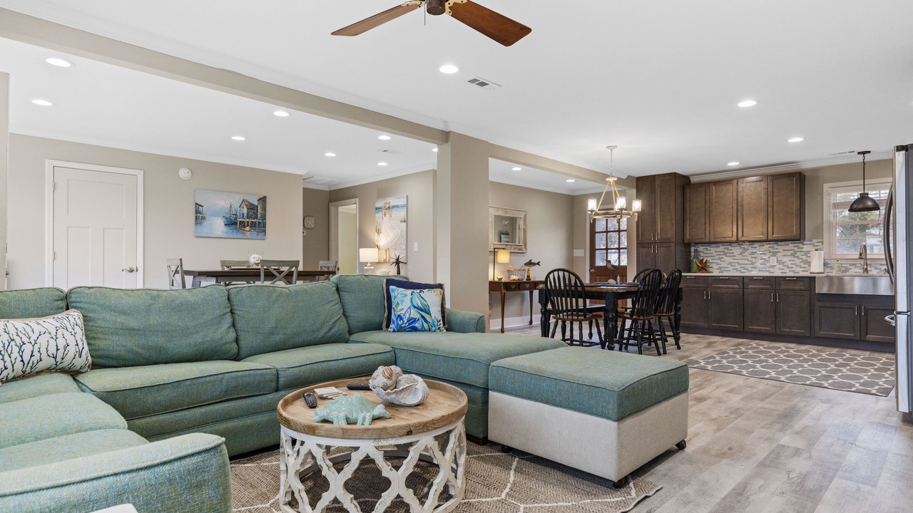 Photo of Livingroom in The Point