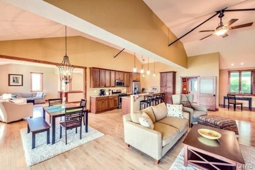Photo of Livingroom in Auburn