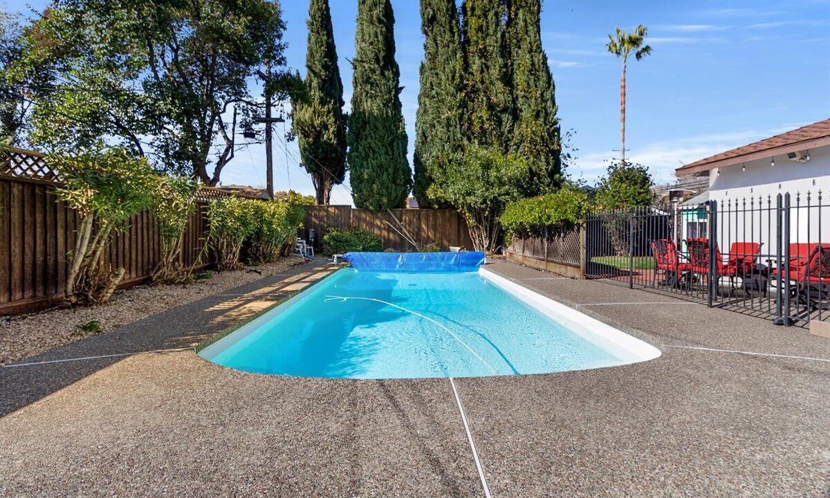 Photo of Outdoor in Valley View - Reed