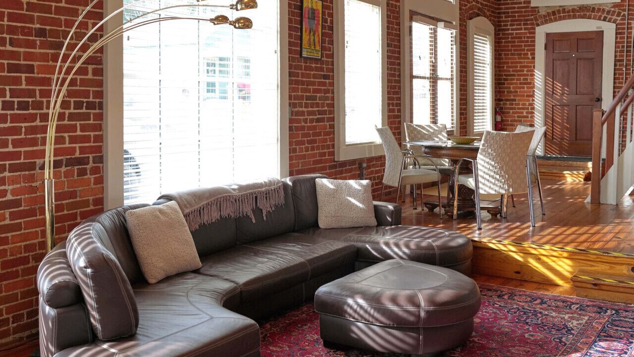 Photo of Livingroom in Old East Hill