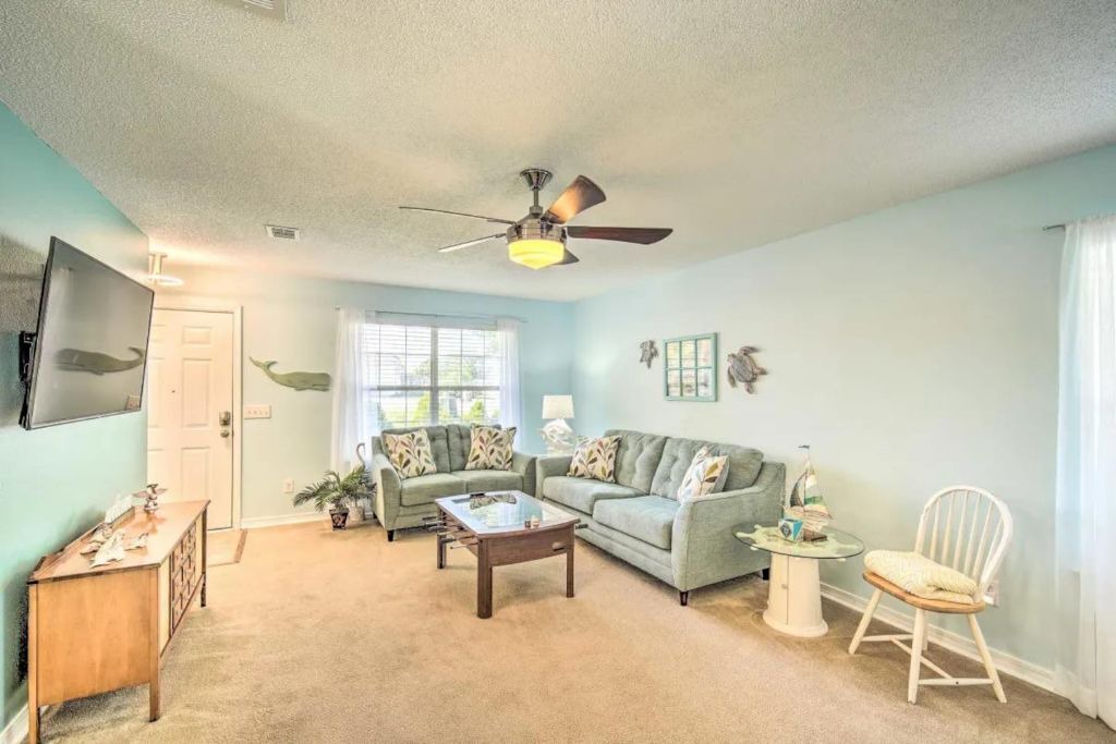 Photo of Livingroom in Pensacola