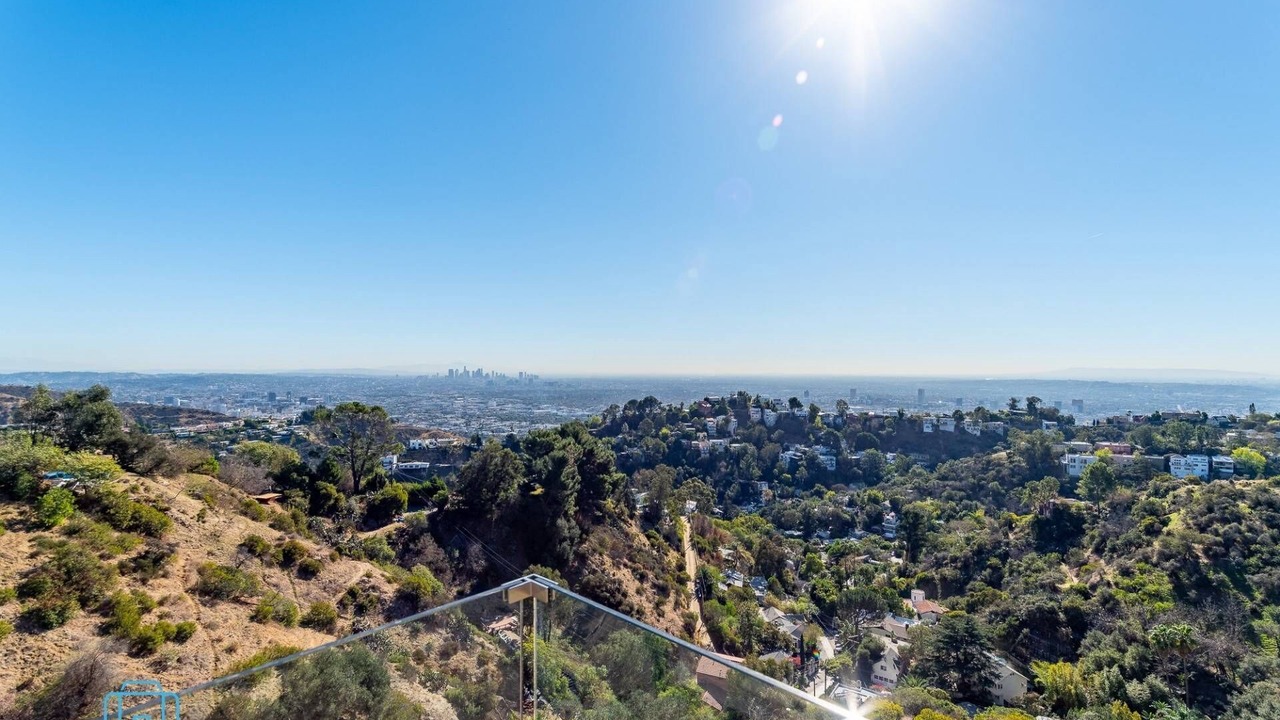Photo of Others in Hollywood Hills West