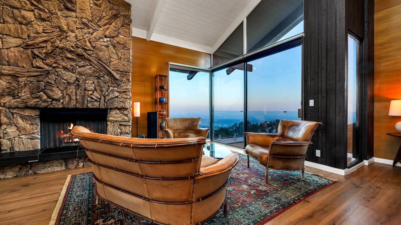 Photo of Others in Hollywood Hills West
