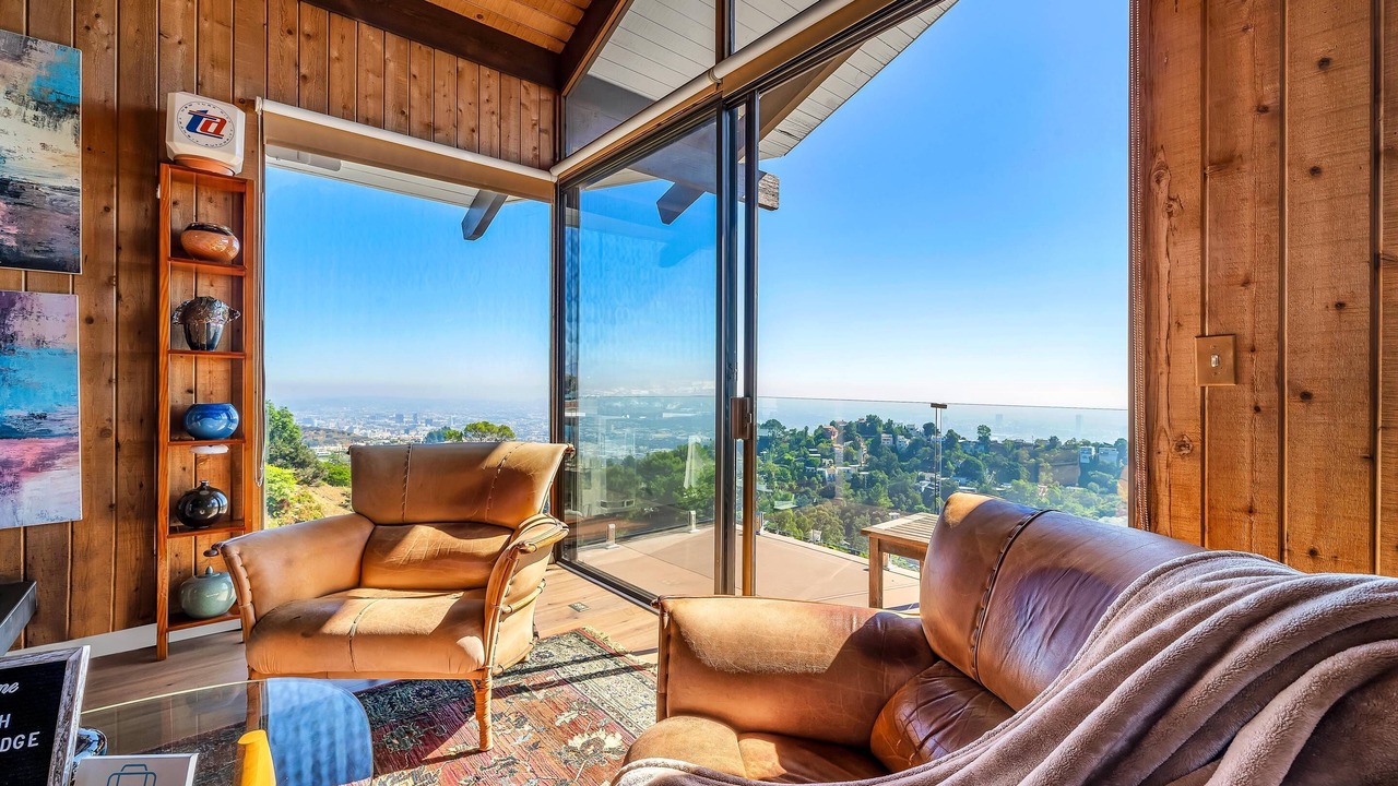 Photo of Others in Hollywood Hills West