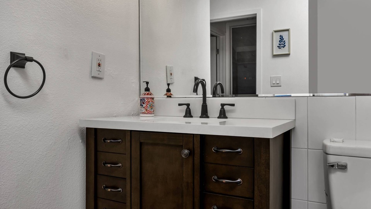 Photo of Bathroom in Hollywood Hills West