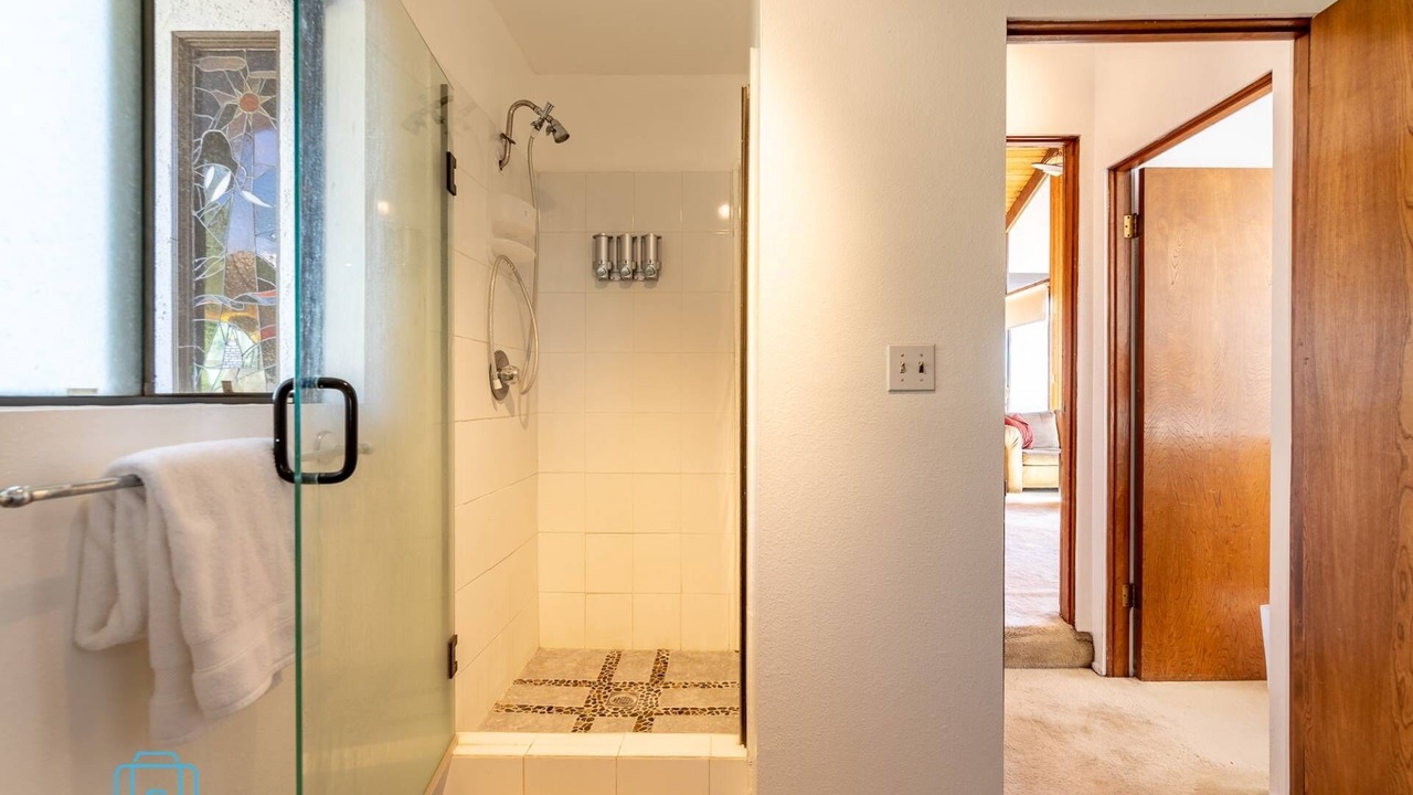 Photo of Bathroom in Hollywood Hills West