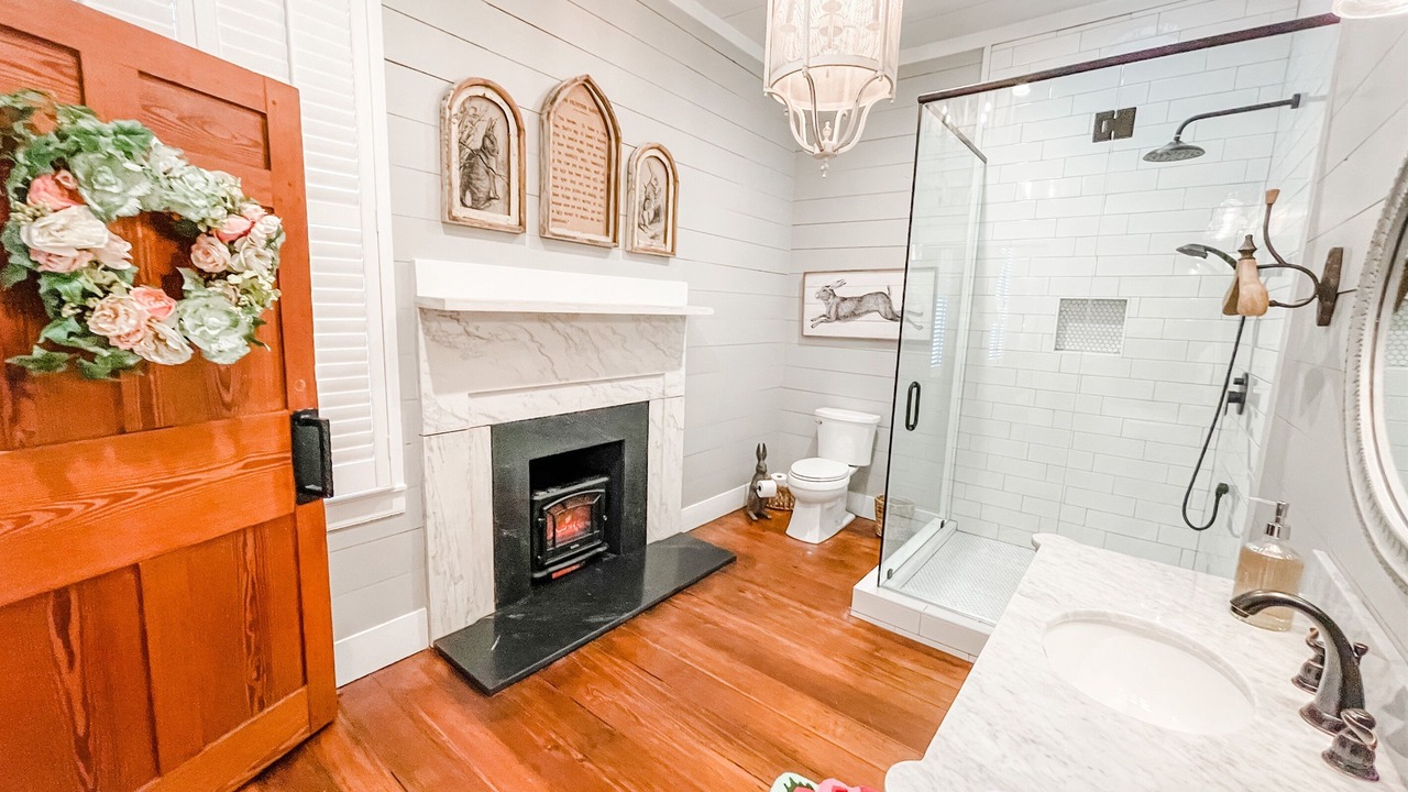 Photo of Bathroom in Columbiana